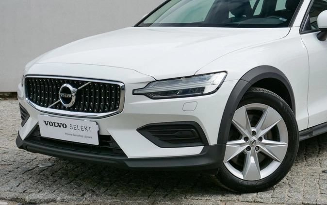 Volvo V60 Cross Country cena 144900 przebieg: 96700, rok produkcji 2020 z Słupsk małe 436